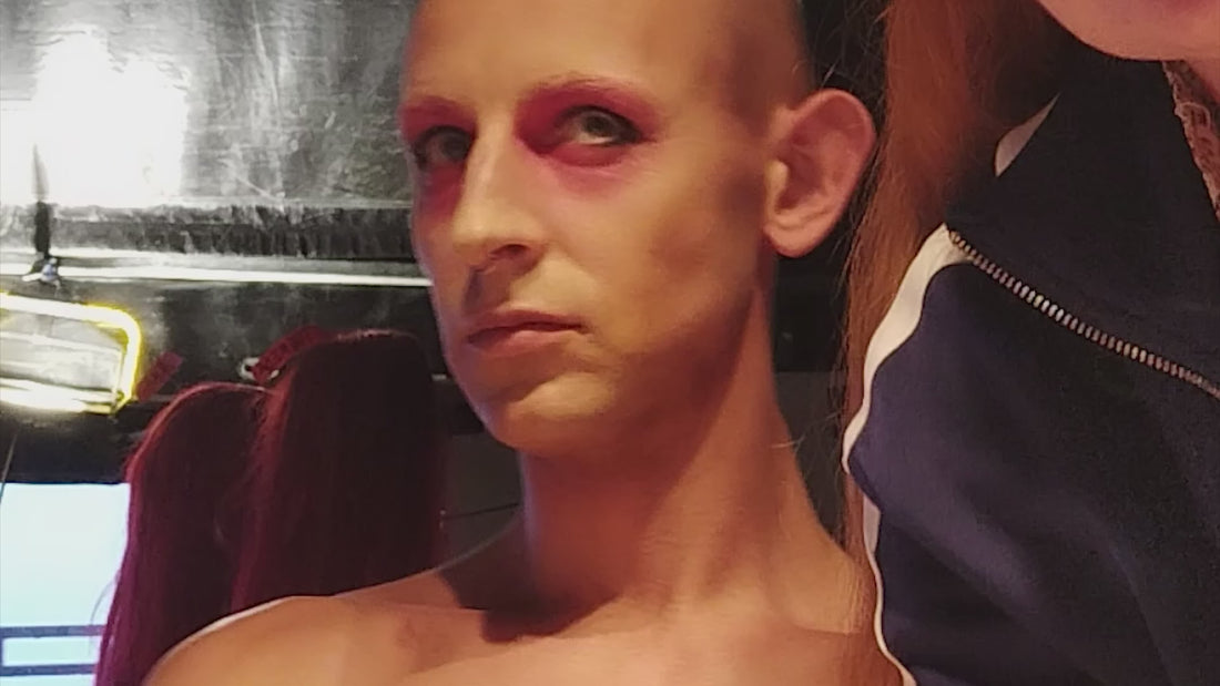 Teater-makeup hos Det Kongelige Teater, Ragnarok! En eventyrlig verden. Make-up artist Eva Reng-Andersen på Det Kongelige Teaters forestilling på Moesgaard Museum. 